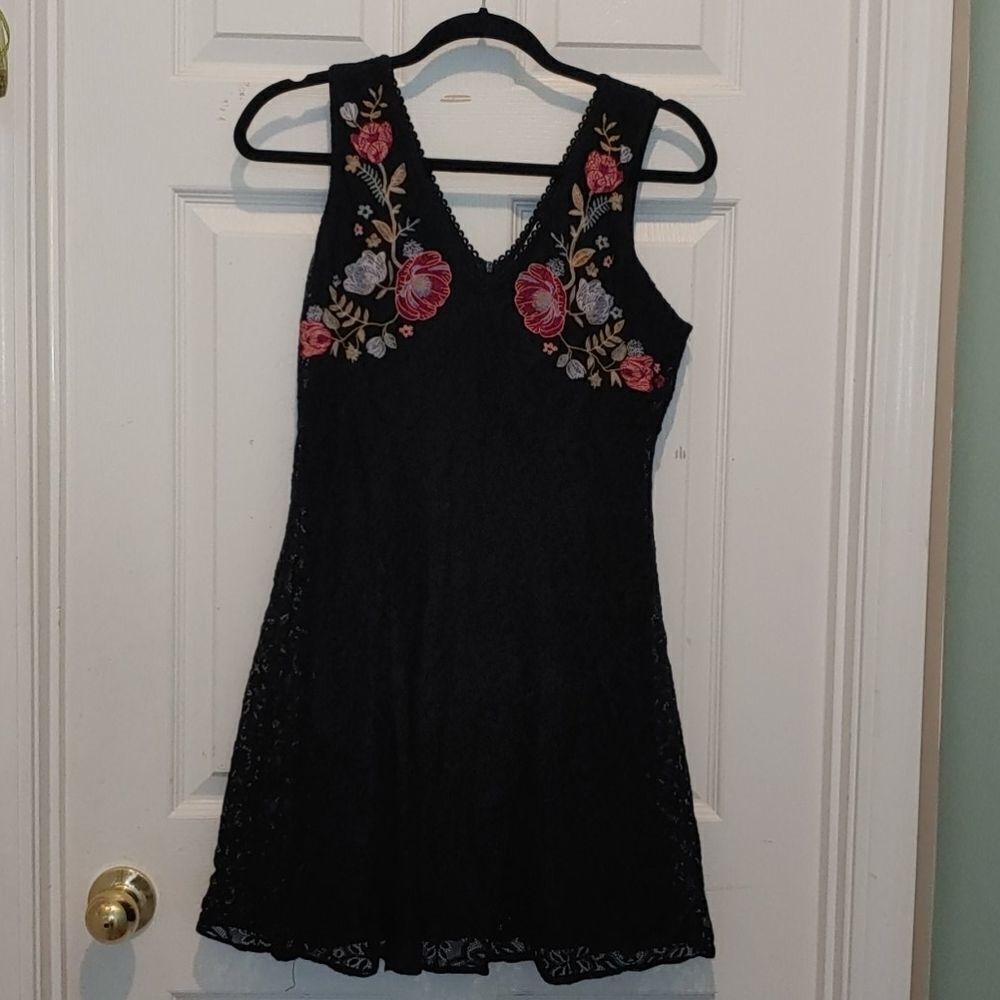 Xhilarations  black lace embroidered dress Sz M